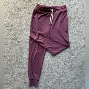 Women’s Northface joggers. Barely used.
